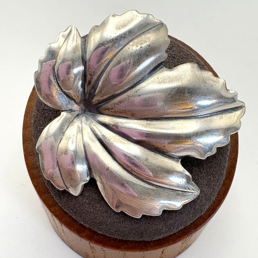 VTG JewelArt Sterling Silver 925 Oak Leaf Design Brooch Size 1.5" x 1.25"